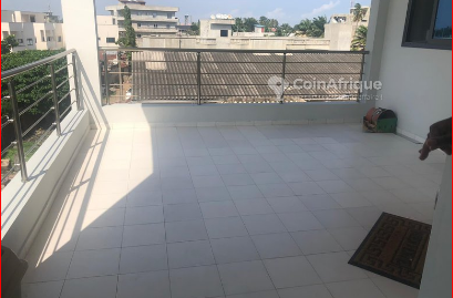 Location appartement non meublé au Stade de l’amitié