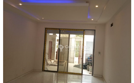 Appartement propre de 3 chambres salon, bon standing, nouvelle construction